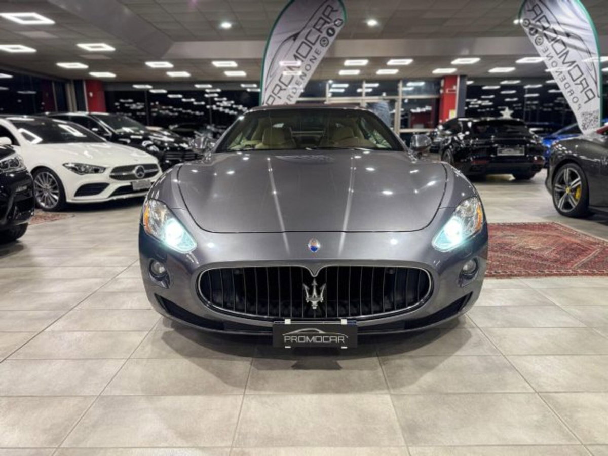 Maserati Grancabrio 4.7 V8 (2)
