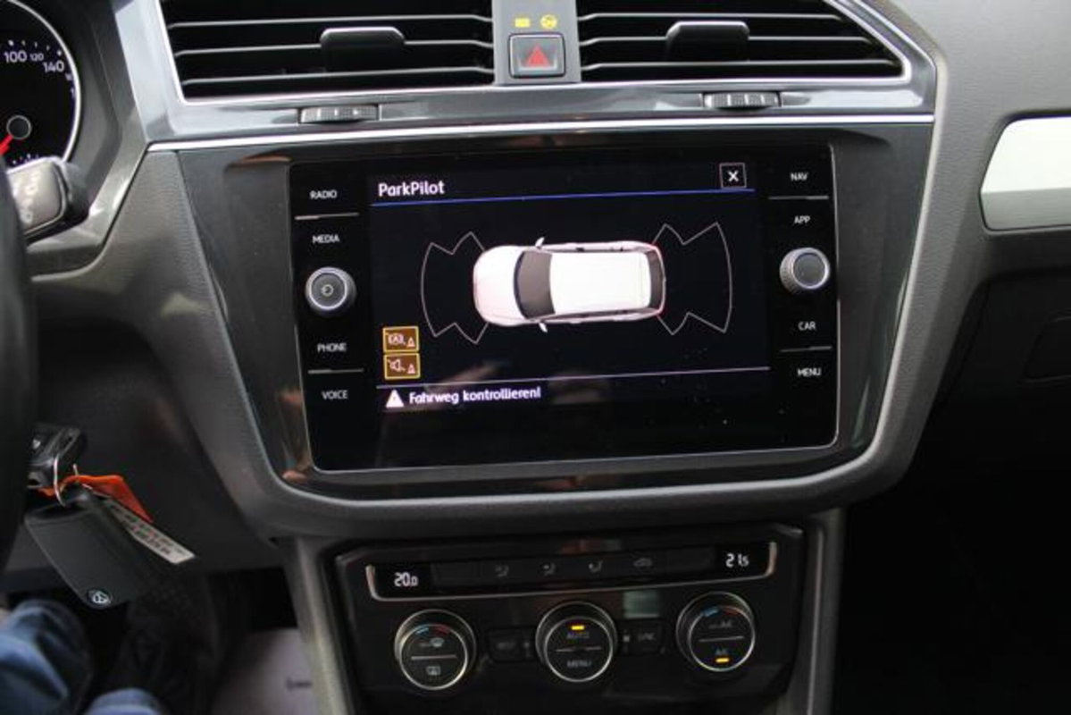 Volkswagen Tiguan 1.6 TDI SCR Sport BlueMotion Technology (12)
