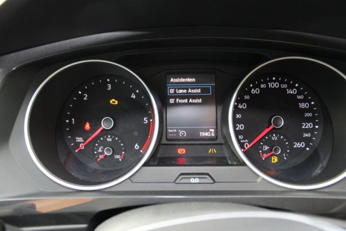 Volkswagen Tiguan 1.6 TDI SCR Sport BlueMotion Technology (14)