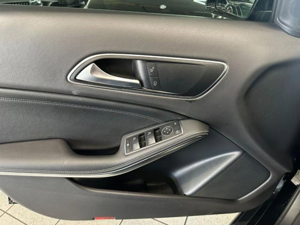 Mercedes-Benz GLA SUV 220 d Automatic 4Matic Sport (16)