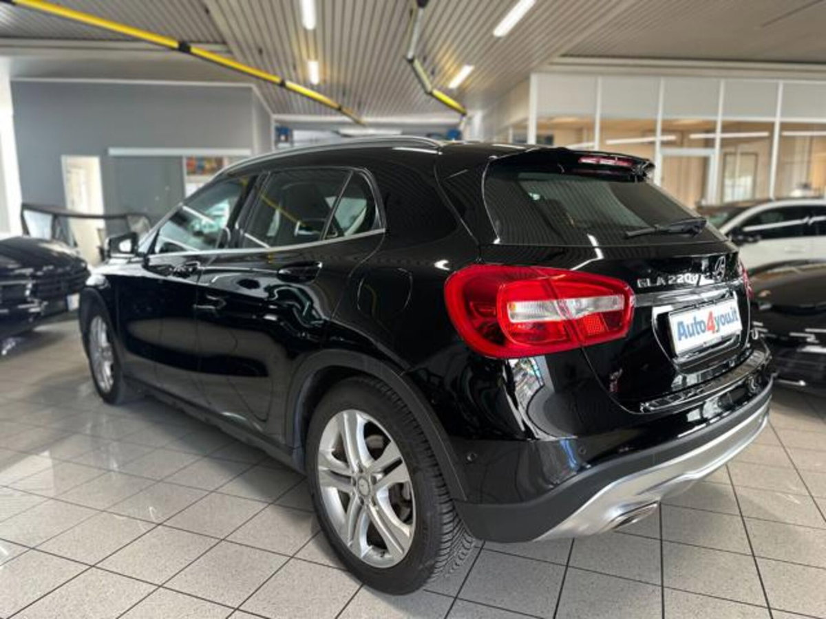 Mercedes-Benz GLA SUV 220 d Automatic 4Matic Sport (4)