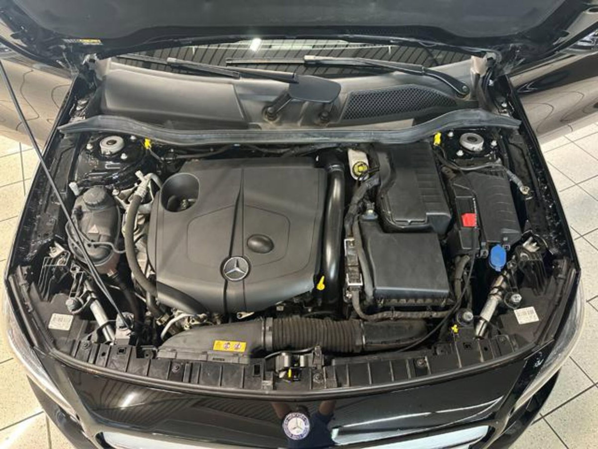 Mercedes-Benz GLA SUV 220 d Automatic 4Matic Sport (6)