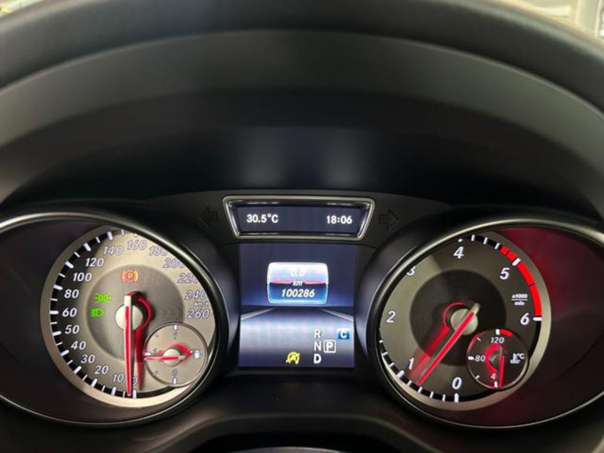 Mercedes-Benz GLA SUV 220 d Automatic 4Matic Sport (7)
