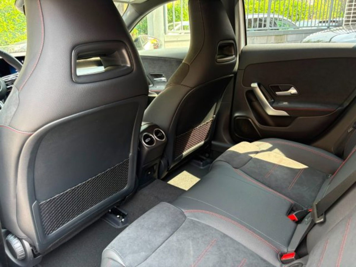 Mercedes-Benz Classe A 180 AMG Line Premium Plus auto (17)