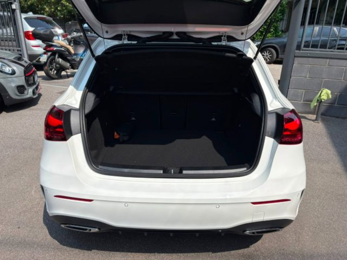 Mercedes-Benz Classe A 180 AMG Line Premium Plus auto (19)
