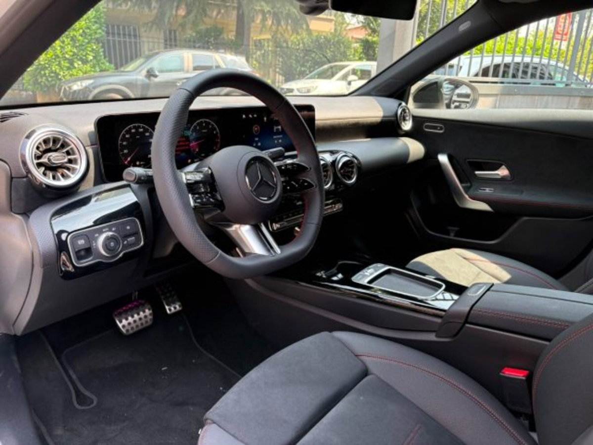 Mercedes-Benz Classe A 180 AMG Line Premium Plus auto (6)