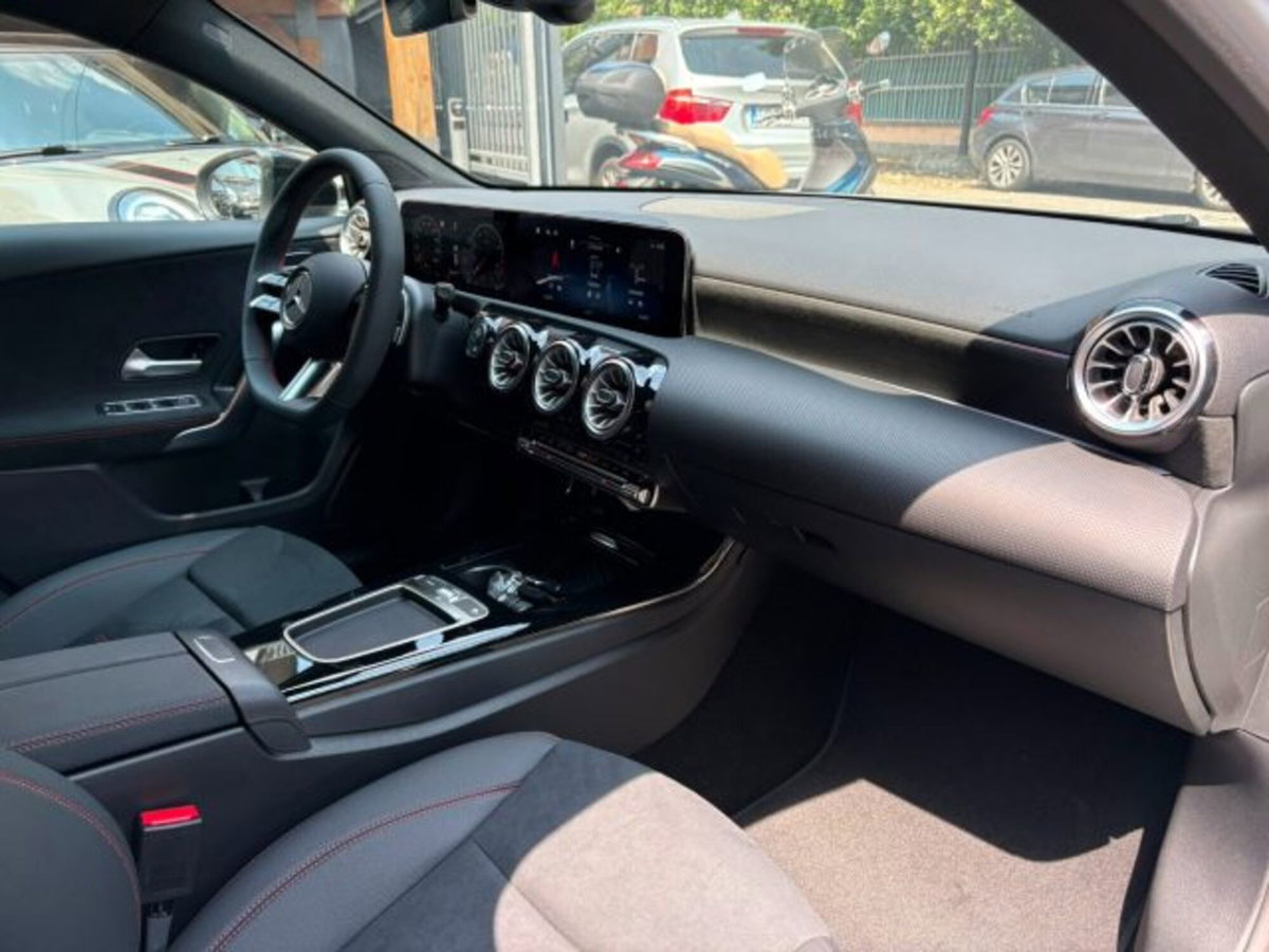 Mercedes-Benz Classe A 180 AMG Line Premium Plus auto (8)
