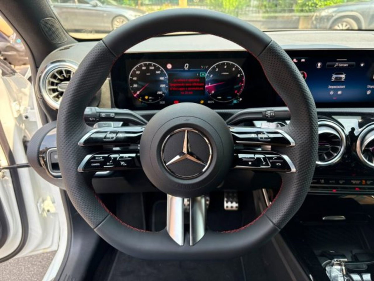 Mercedes-Benz Classe A 180 AMG Line Premium Plus auto (9)