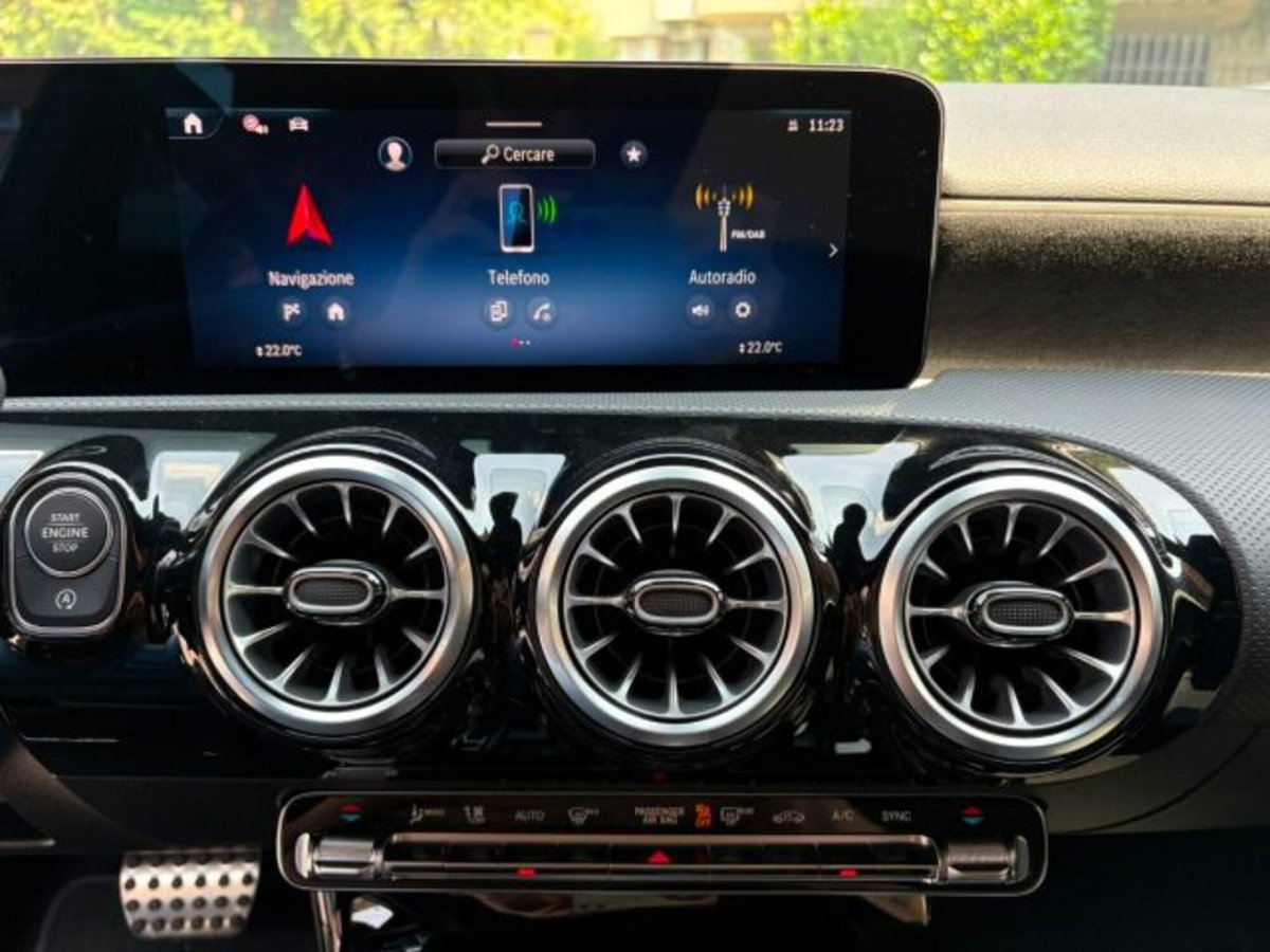 Mercedes-Benz Classe A 180 AMG Line Premium Plus auto (12)