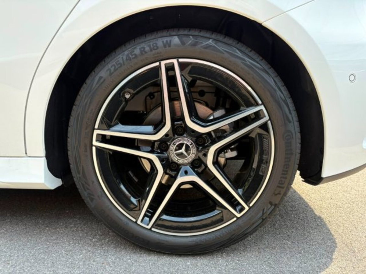 Mercedes-Benz Classe A 180 AMG Line Premium Plus auto (20)