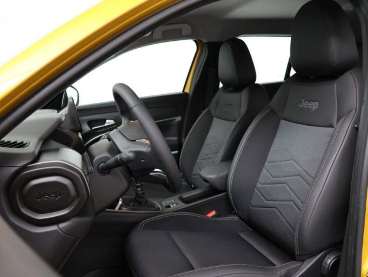 Jeep Avenger 1.2 turbo Altitude fwd 100cv (8)