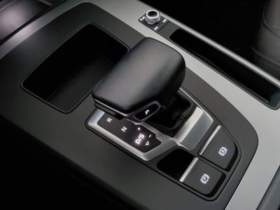 Audi Q5 50 TFSI e quattro S tronic Business Design (18)
