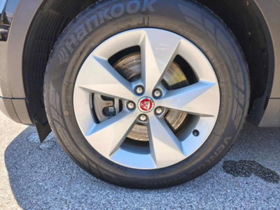 Jaguar E-Pace 2.0D I4 163 CV AWD Auto SE (17)