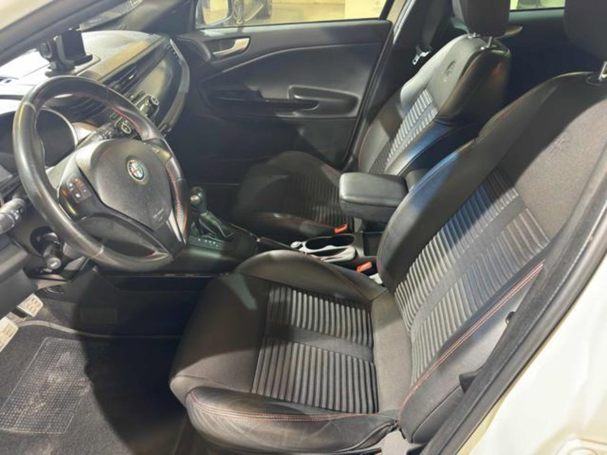 Alfa Romeo Giulietta 2.0 JTDm-2 Progression 170cv tct (14)