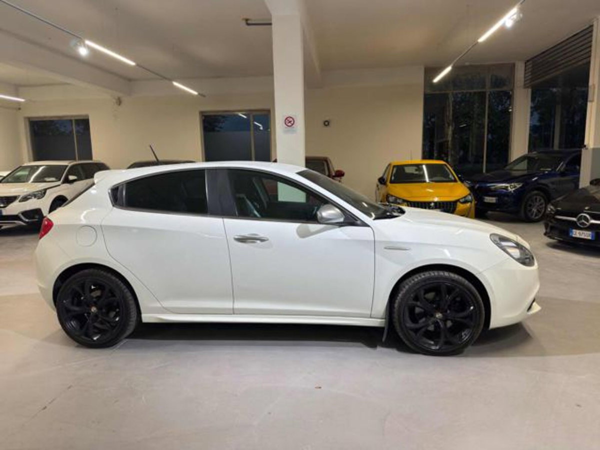 Alfa Romeo Giulietta 2.0 JTDm-2 Progression 170cv tct (8)