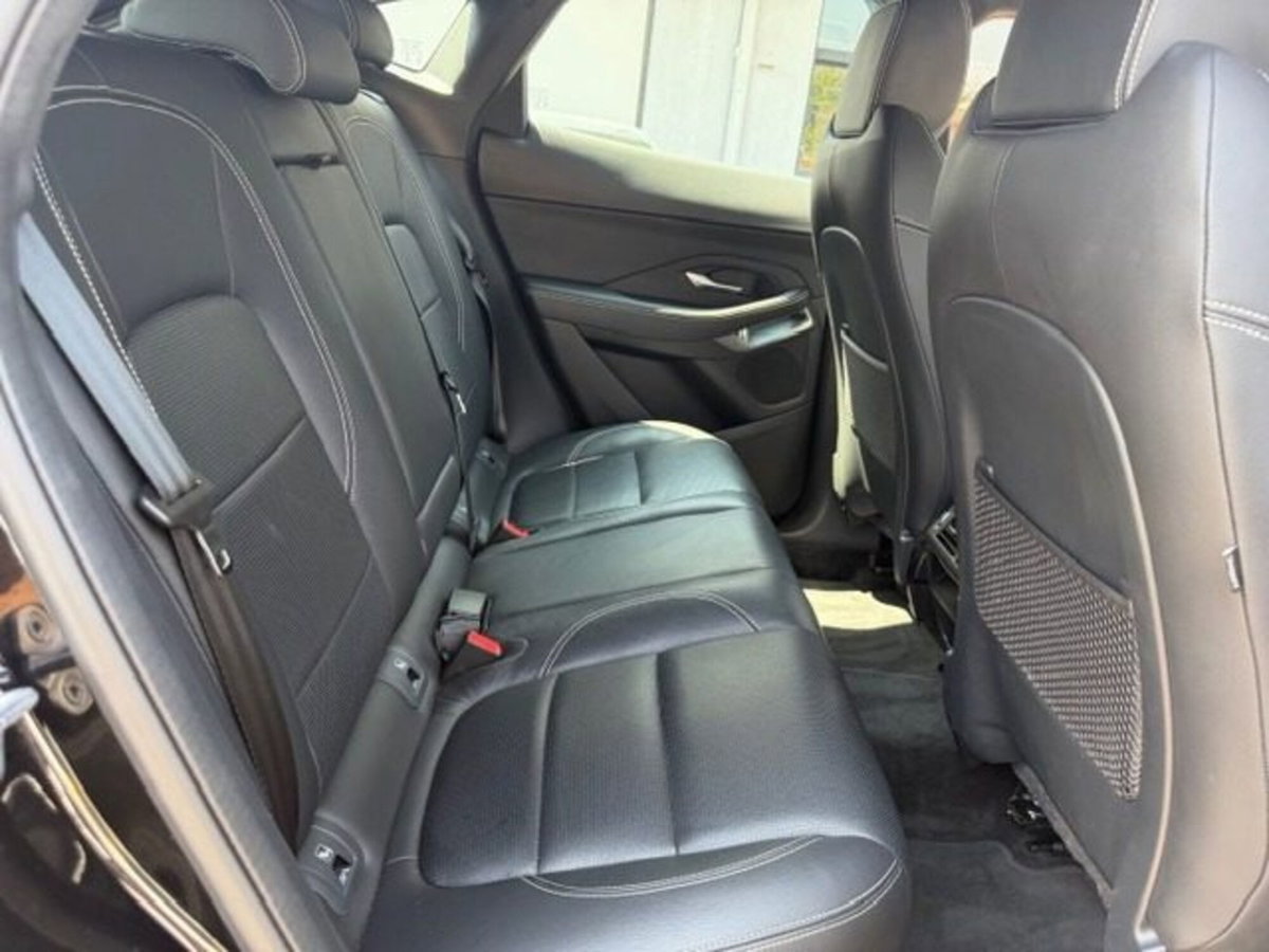 Jaguar E-Pace 2.0d i4 mhev R-Dynamic S awd 163cv auto (10)