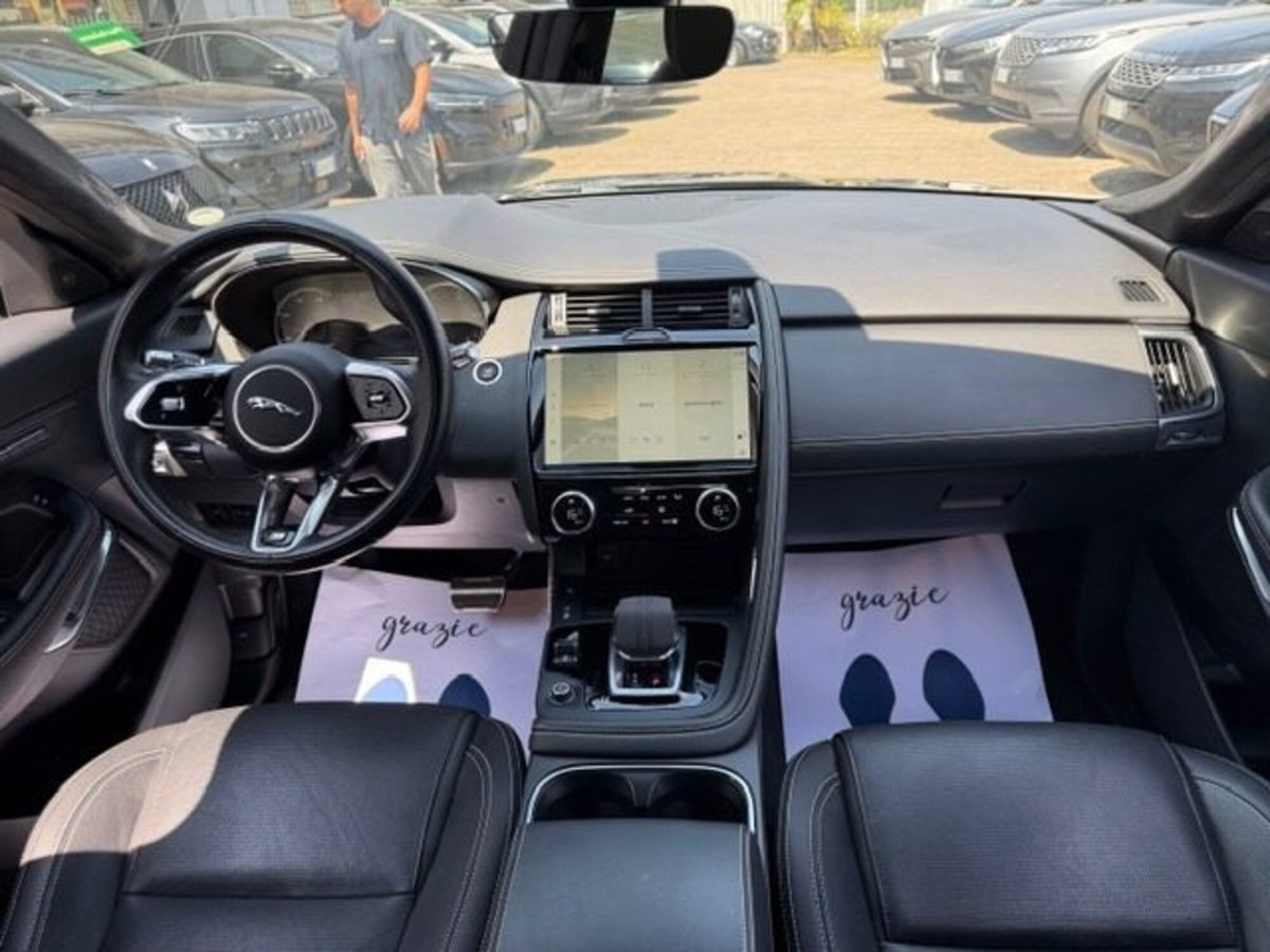 Jaguar E-Pace 2.0d i4 mhev R-Dynamic S awd 163cv auto (11)