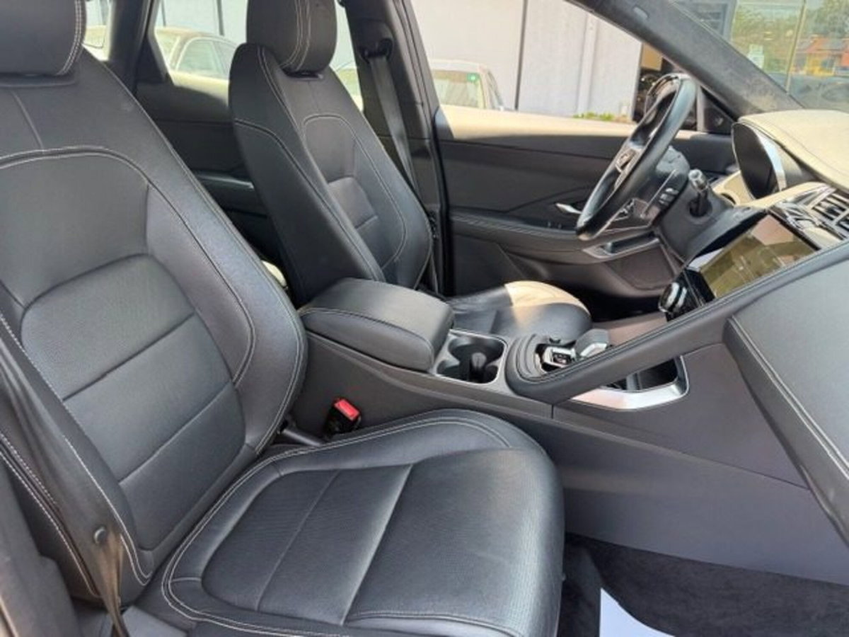 Jaguar E-Pace 2.0d i4 mhev R-Dynamic S awd 163cv auto (12)