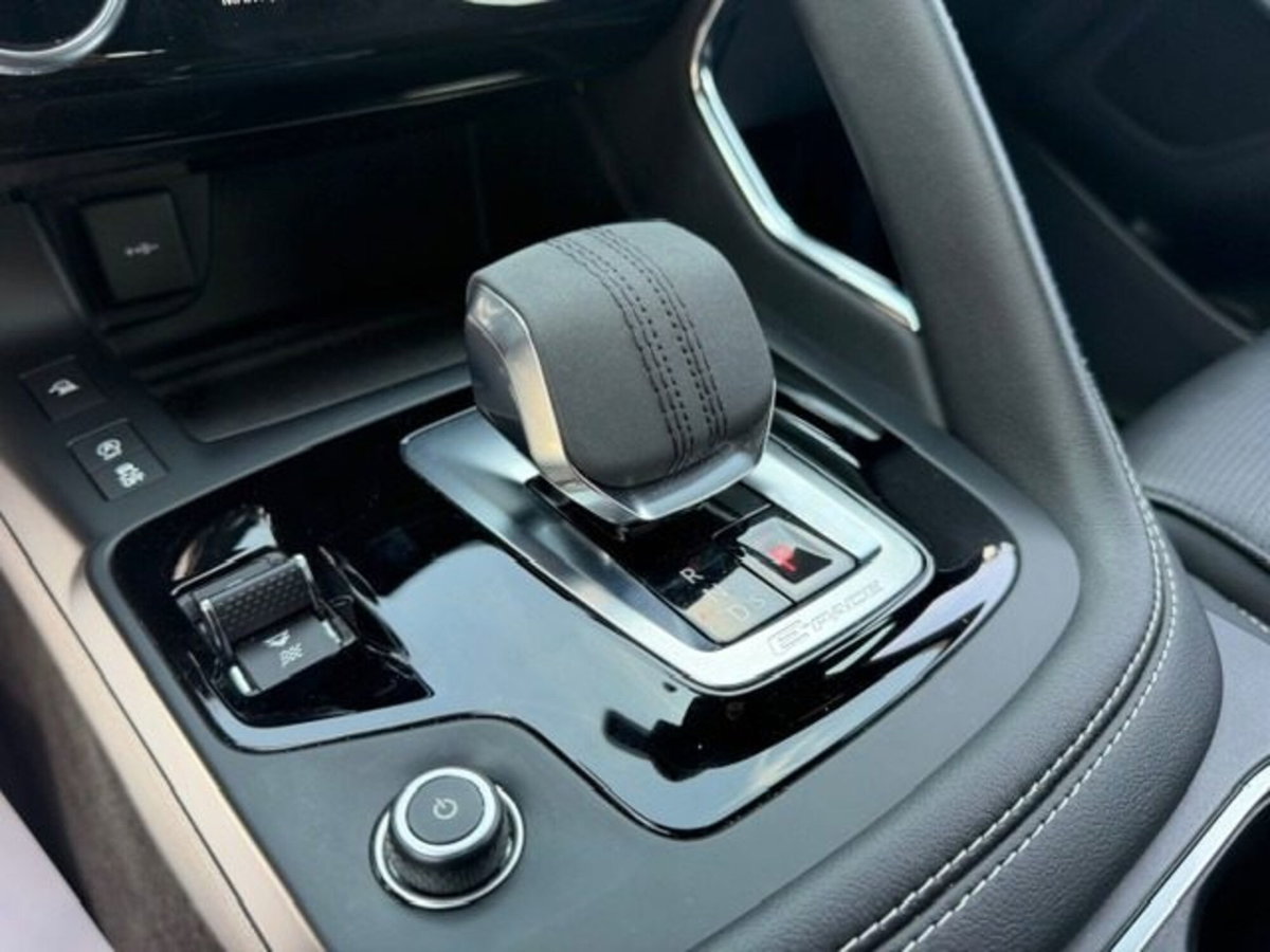 Jaguar E-Pace 2.0d i4 mhev R-Dynamic S awd 163cv auto (14)