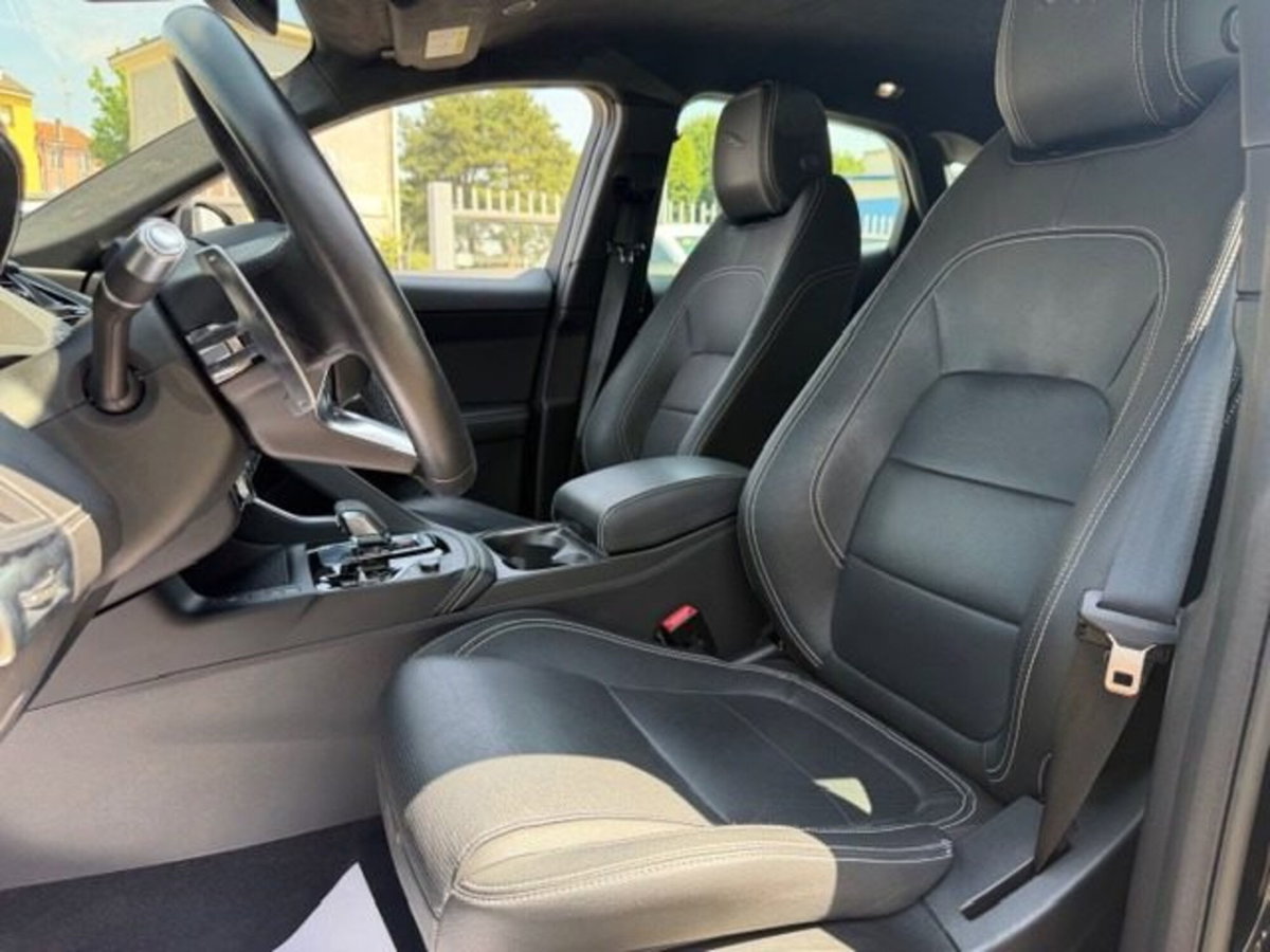 Jaguar E-Pace 2.0d i4 mhev R-Dynamic S awd 163cv auto (8)