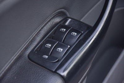 Saab 9-3 Cabrio 1.9 TiD 16V DPF Vector Sentronic (15)