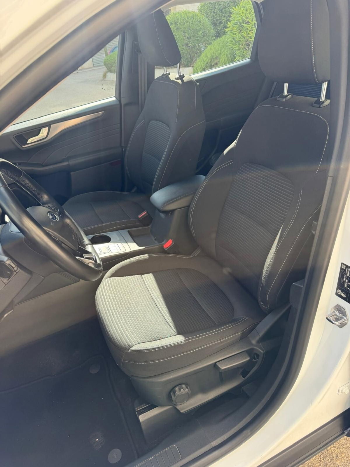 Ford Kuga 1.5 EcoBlue 120 CV 2WD Titanium (11)