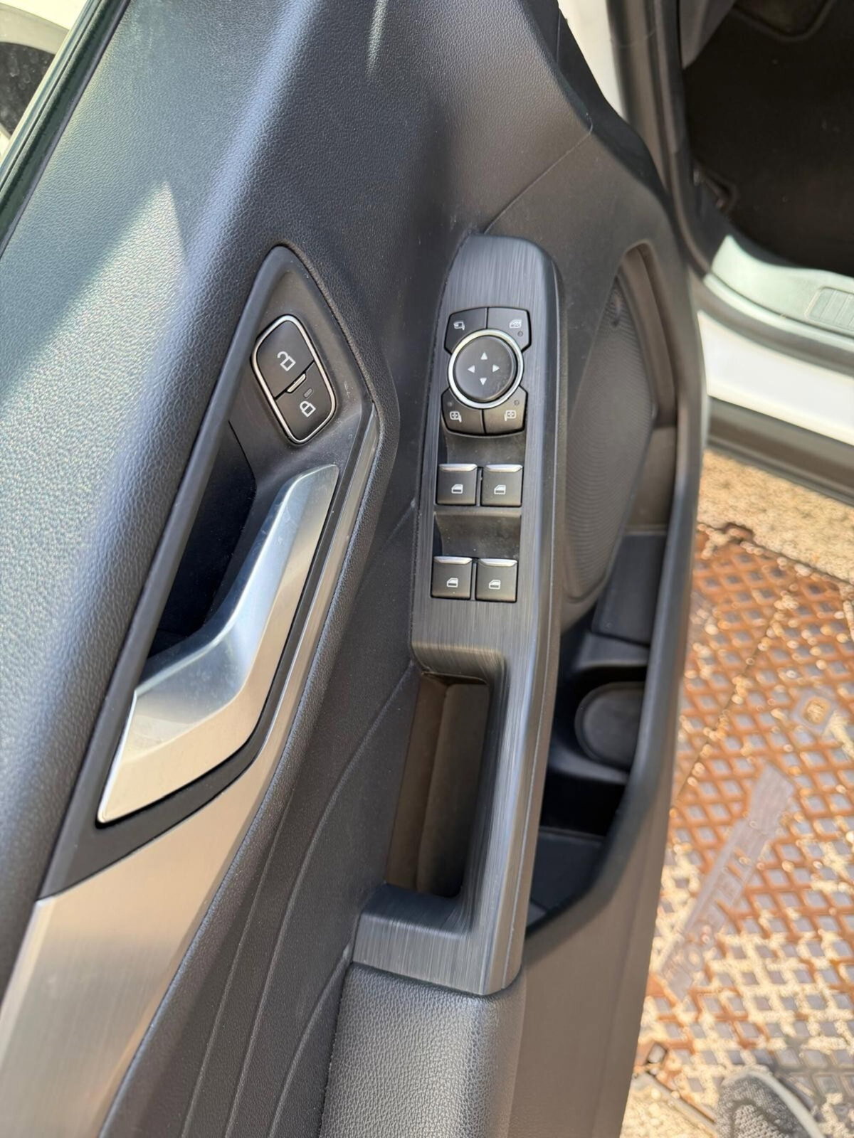 Ford Kuga 1.5 EcoBlue 120 CV 2WD Titanium (12)