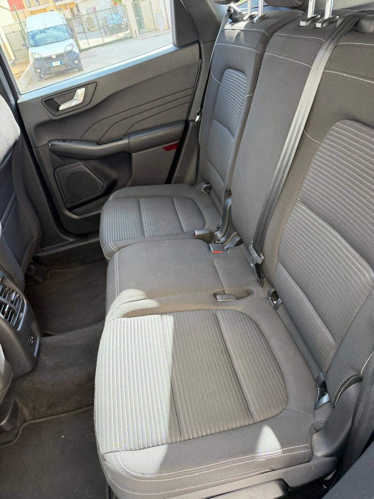 Ford Kuga 1.5 EcoBlue 120 CV 2WD Titanium (9)