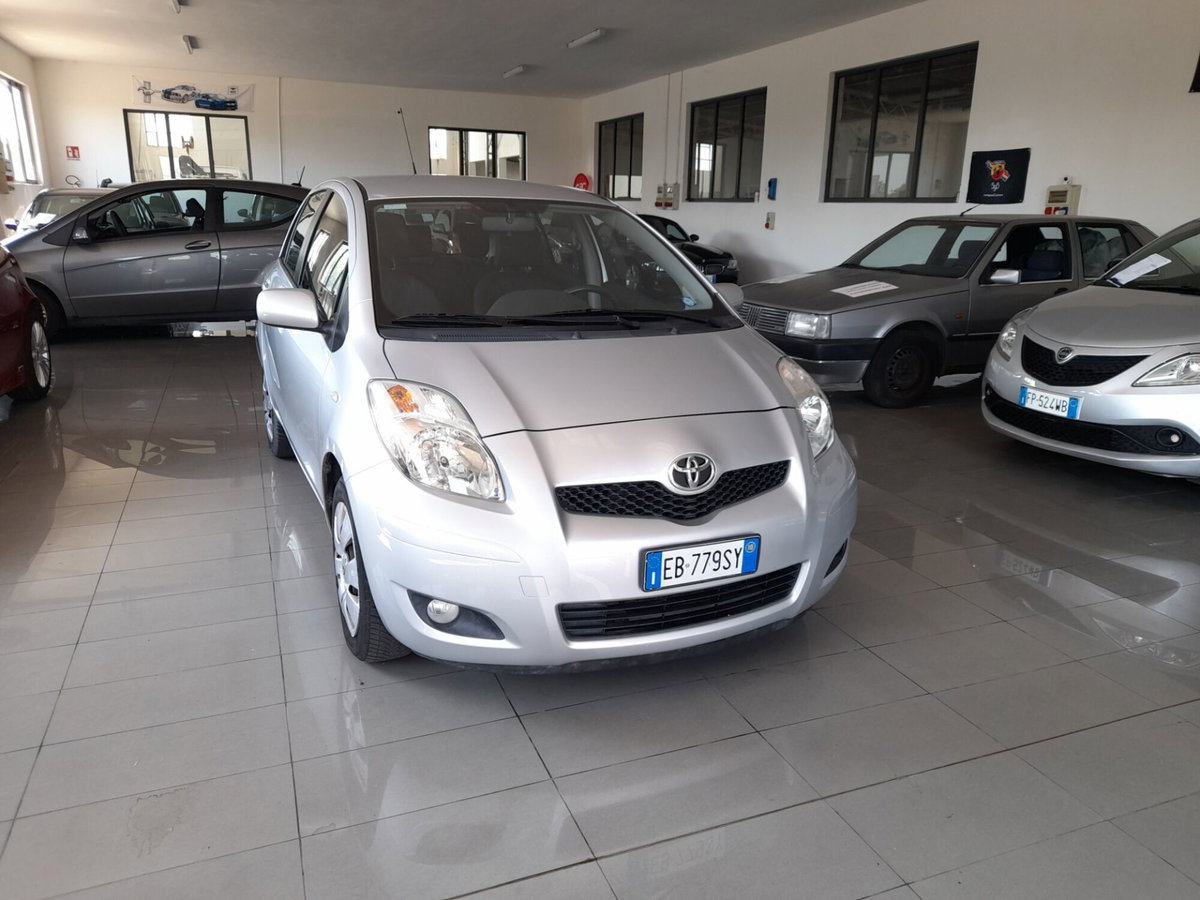 Toyota Yaris 1.0 5 porte Now