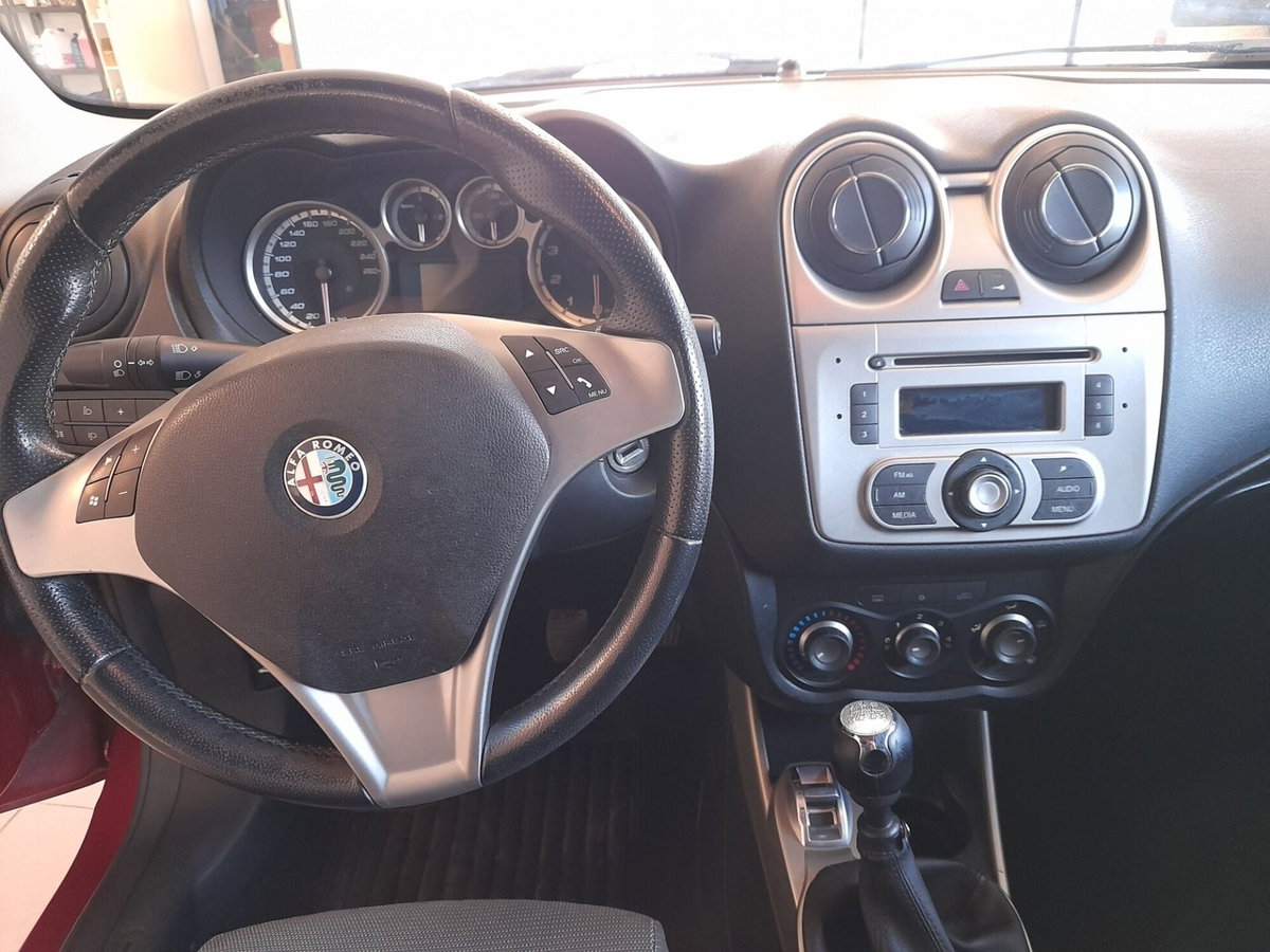 Alfa Romeo MiTo 1.4 78 CV Distinctive (5)