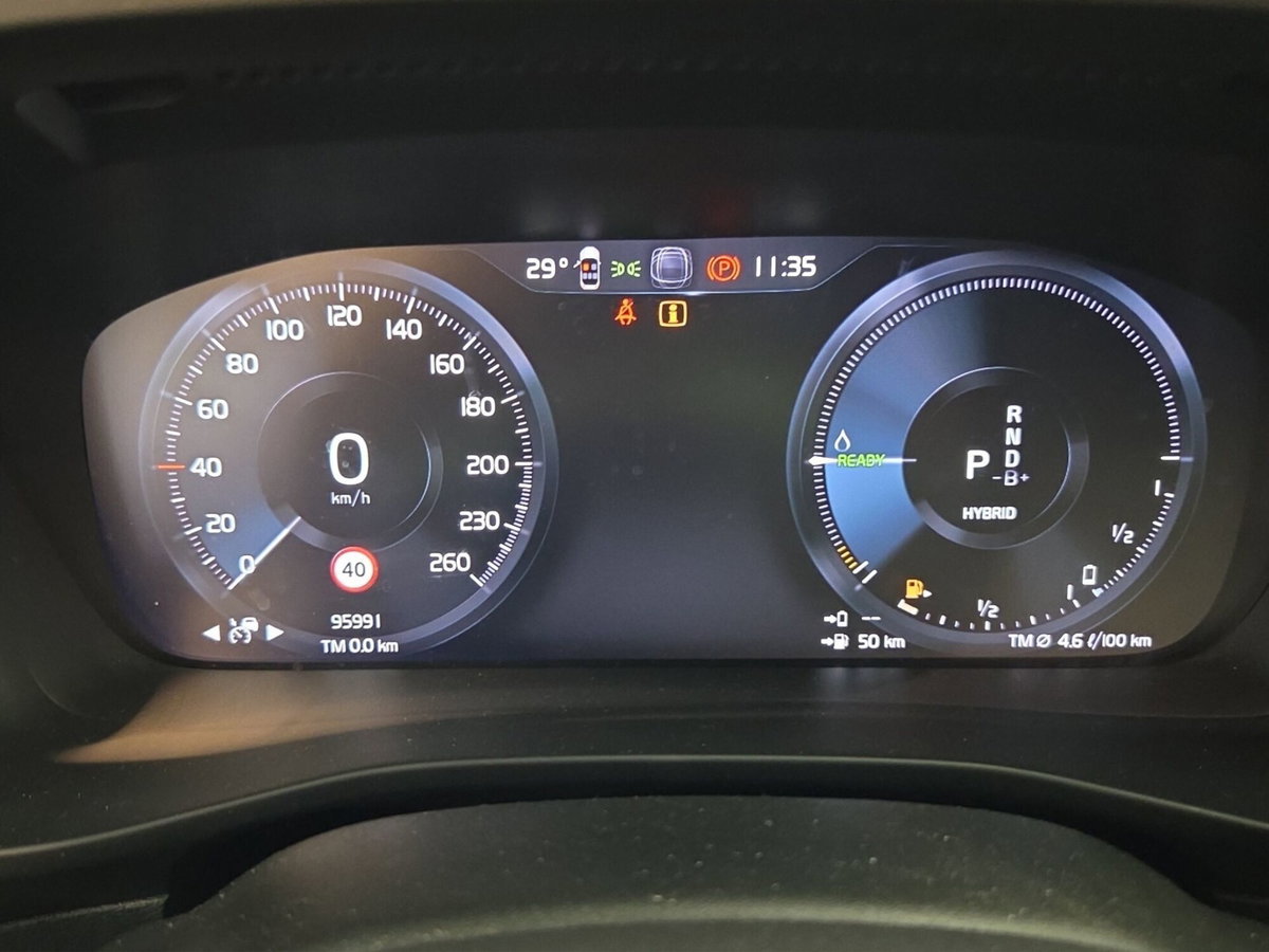 Volvo XC40 T5 Recharge Plug-in Hybrid automatico Core (11)