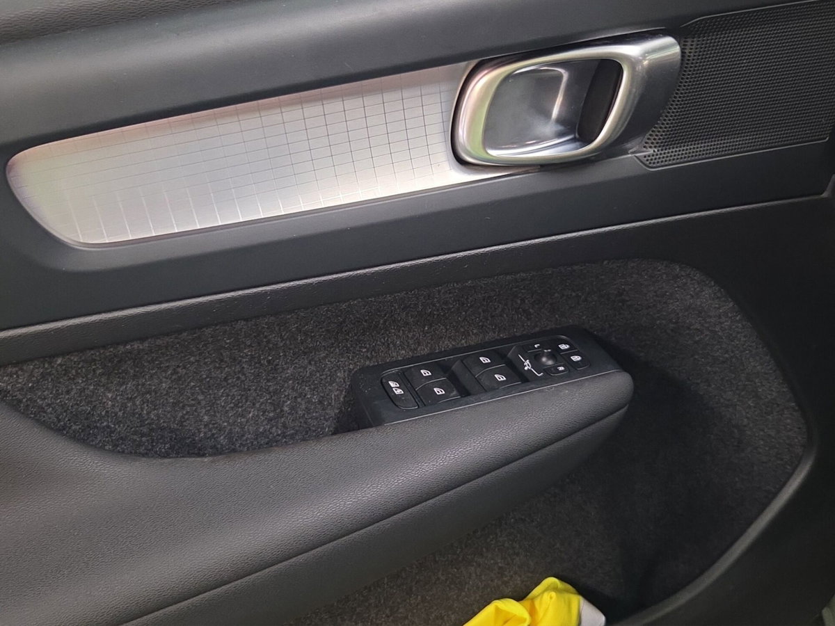 Volvo XC40 T5 Recharge Plug-in Hybrid automatico Core (12)