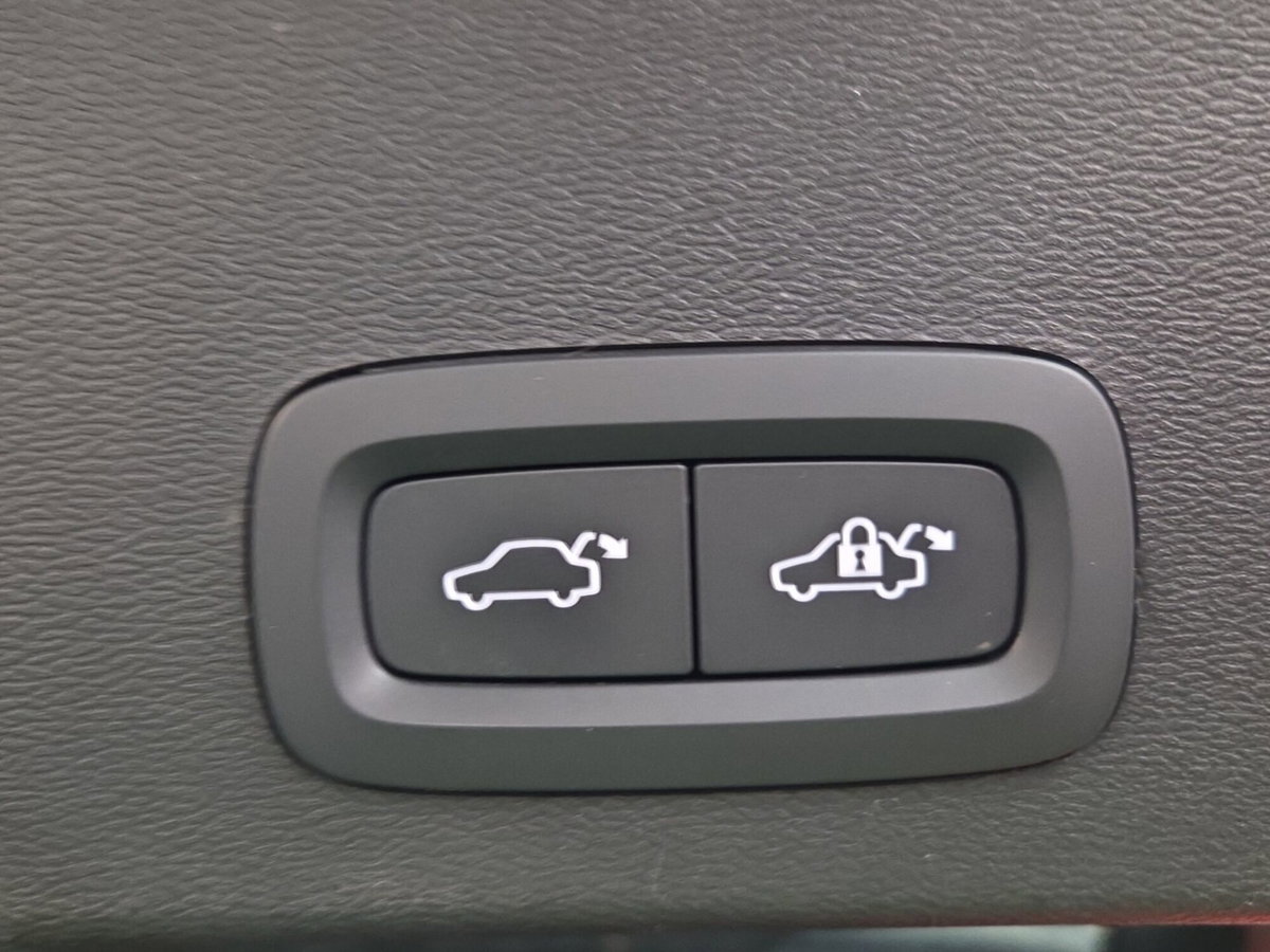 Volvo XC40 T5 Recharge Plug-in Hybrid automatico Core (20)
