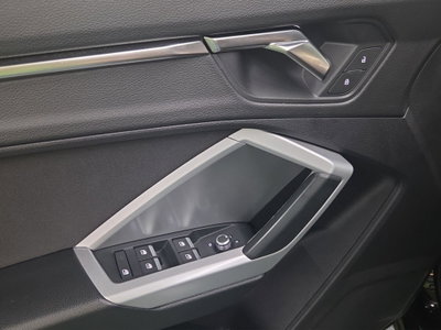 Audi Q3 35 TDI quattro S tronic Business Advanced (12)