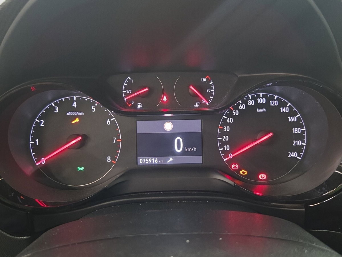 Opel Corsa 1.2 Edition (11)