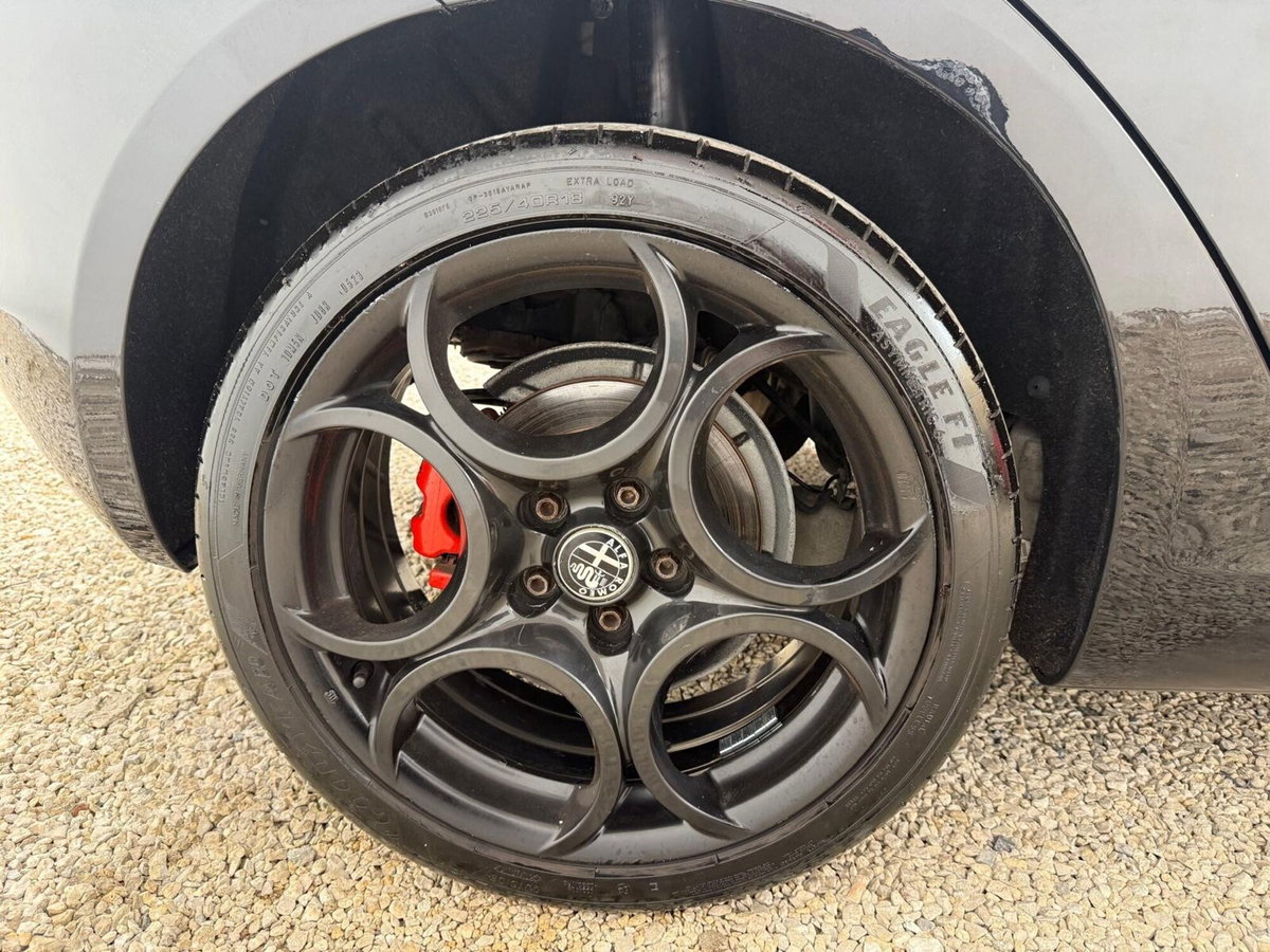 Alfa Romeo Giulietta 1.6 JTDm-2 Exclusive (10)