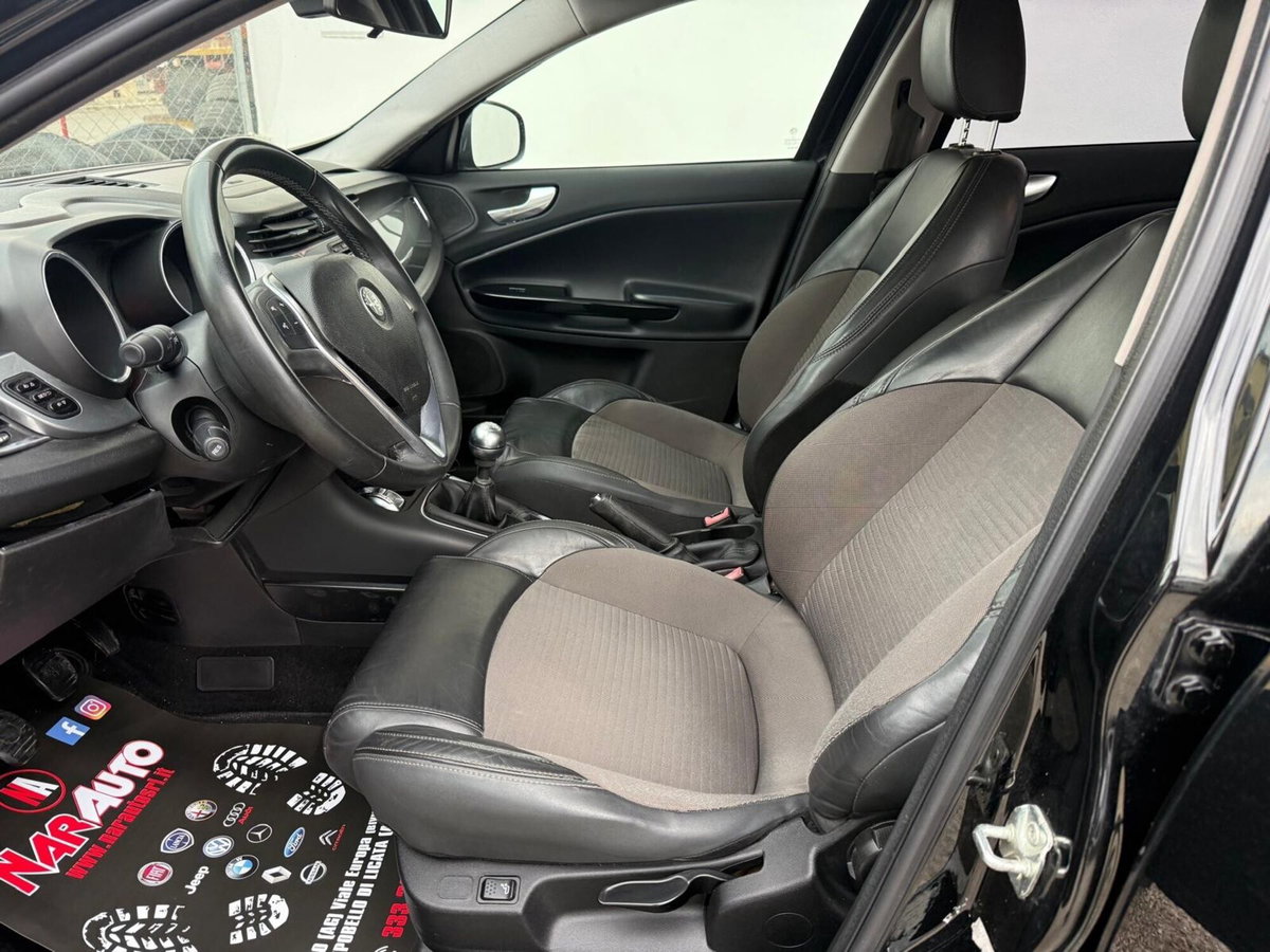 Alfa Romeo Giulietta 1.6 JTDm-2 Exclusive (12)