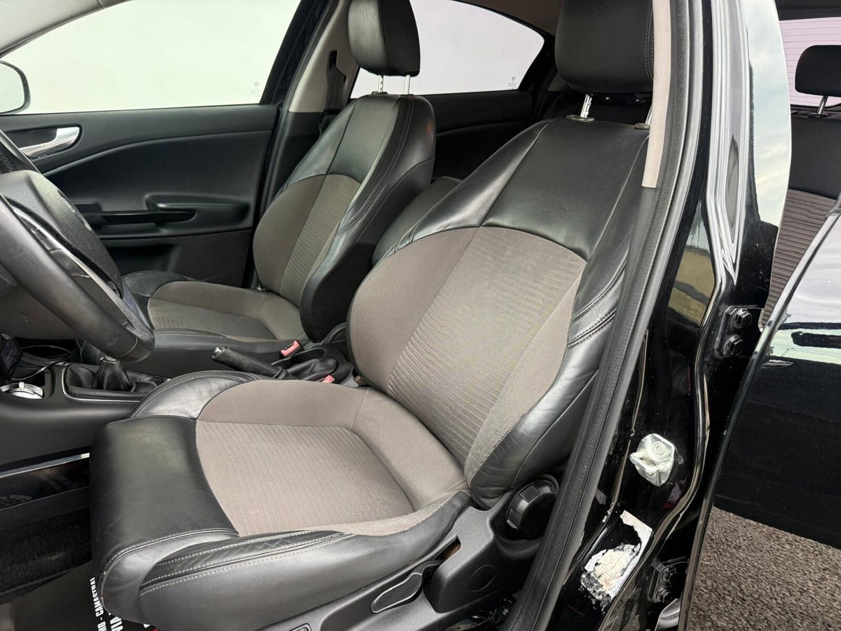 Alfa Romeo Giulietta 1.6 JTDm-2 Exclusive (13)