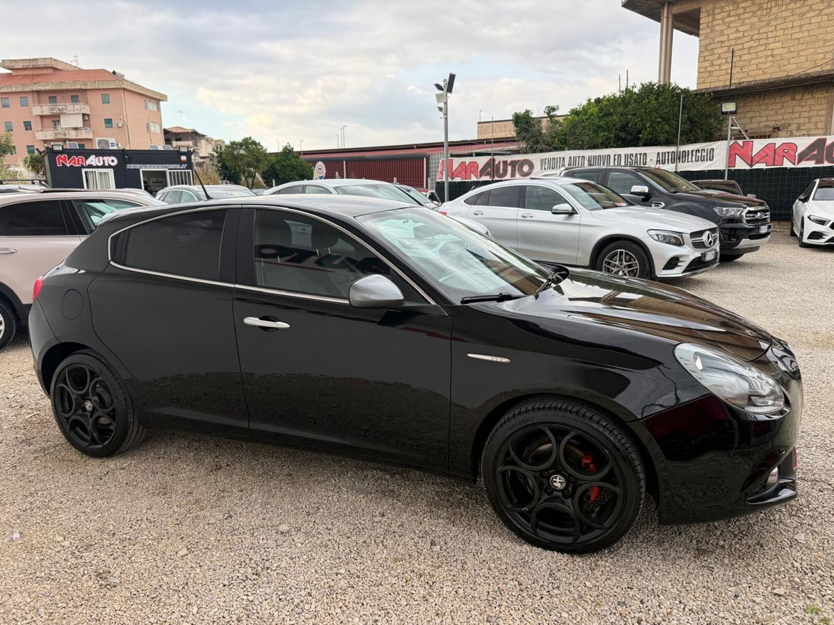 Alfa Romeo Giulietta 1.6 JTDm-2 Exclusive (5)