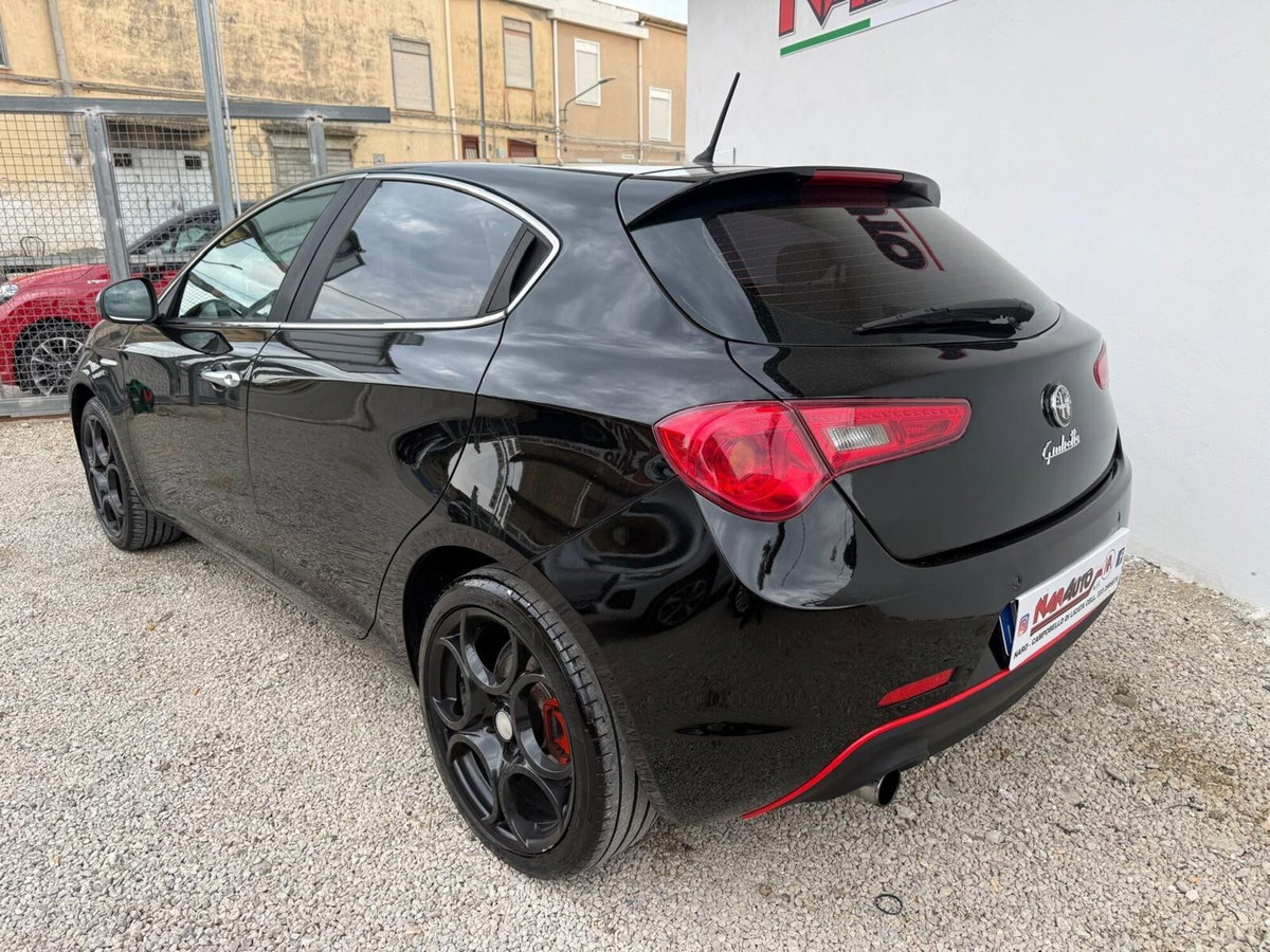 Alfa Romeo Giulietta 1.6 JTDm-2 Exclusive (8)