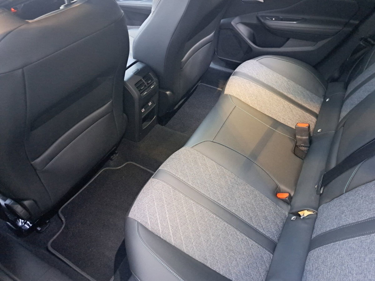 Peugeot 408 1.2 puretech Allure s&s 130cv eat8 (18)