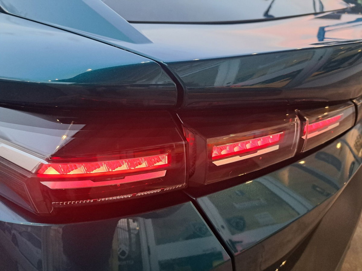 Peugeot 408 1.2 puretech Allure s&s 130cv eat8 (7)