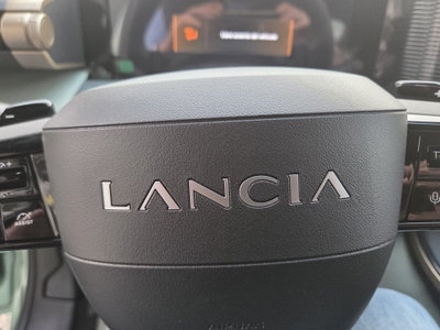 Lancia Ypsilon 1.2 mhev Edizione Limitata Cassina e-dct (11)