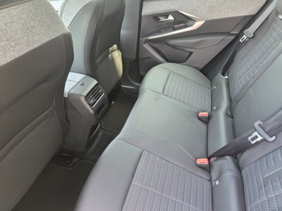 Peugeot 3008 1.2 hybrid Allure 145cv e-dcs6 (11)