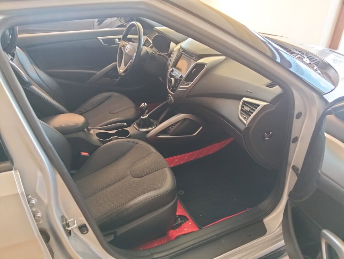 Hyundai Veloster 1.6 GDI Sport (4)