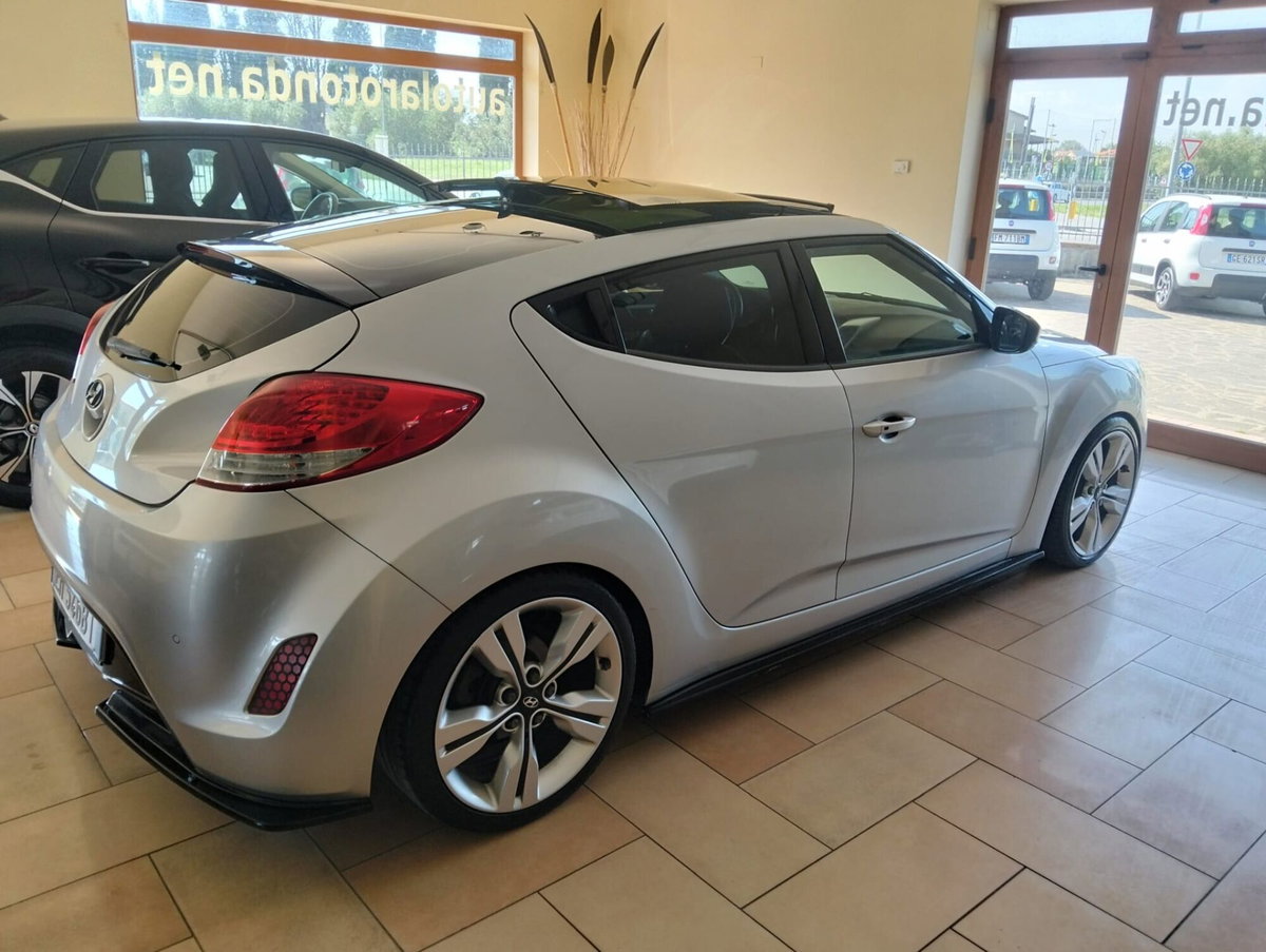 Hyundai Veloster 1.6 GDI Sport (5)