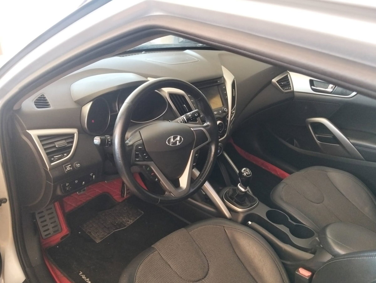 Hyundai Veloster 1.6 GDI Sport (7)