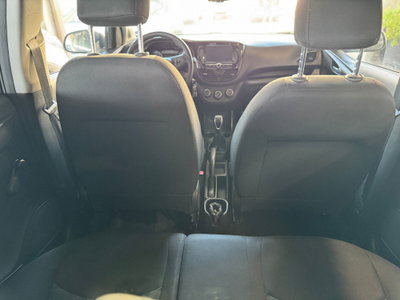 Opel Karl Rocks 1.0 73 CV (10)