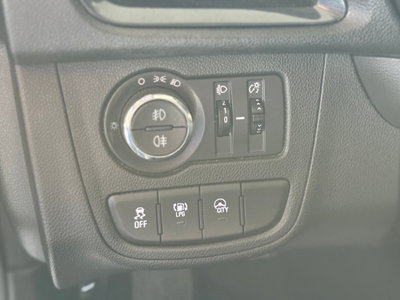 Opel Karl Rocks 1.0 73 CV (6)