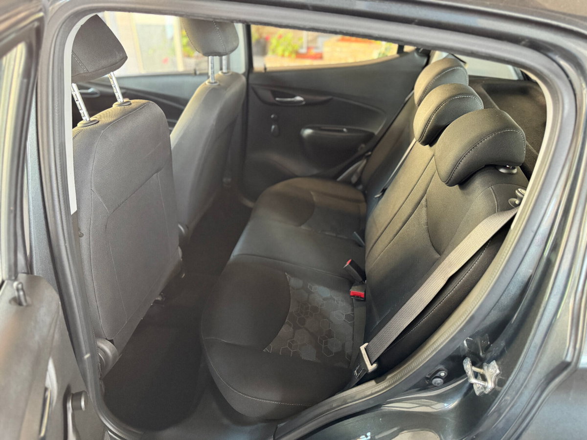 Opel Karl Rocks 1.0 73 CV (9)